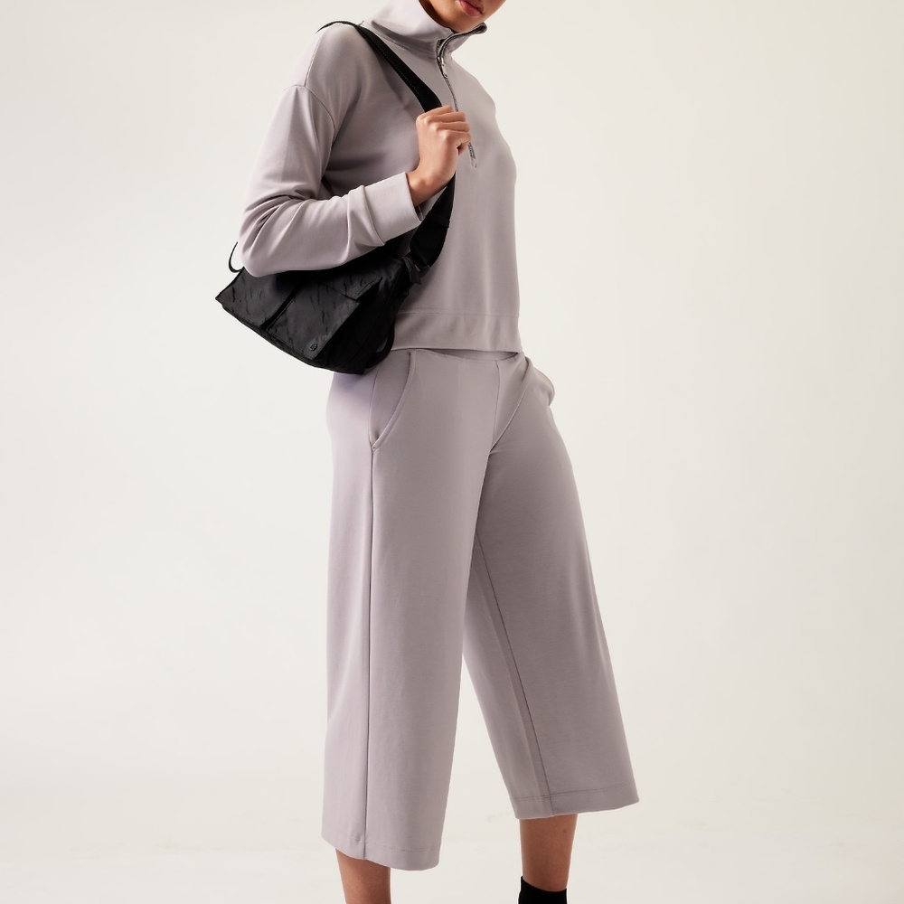 Seasoft Wide Crop Pant Size Medium NWT